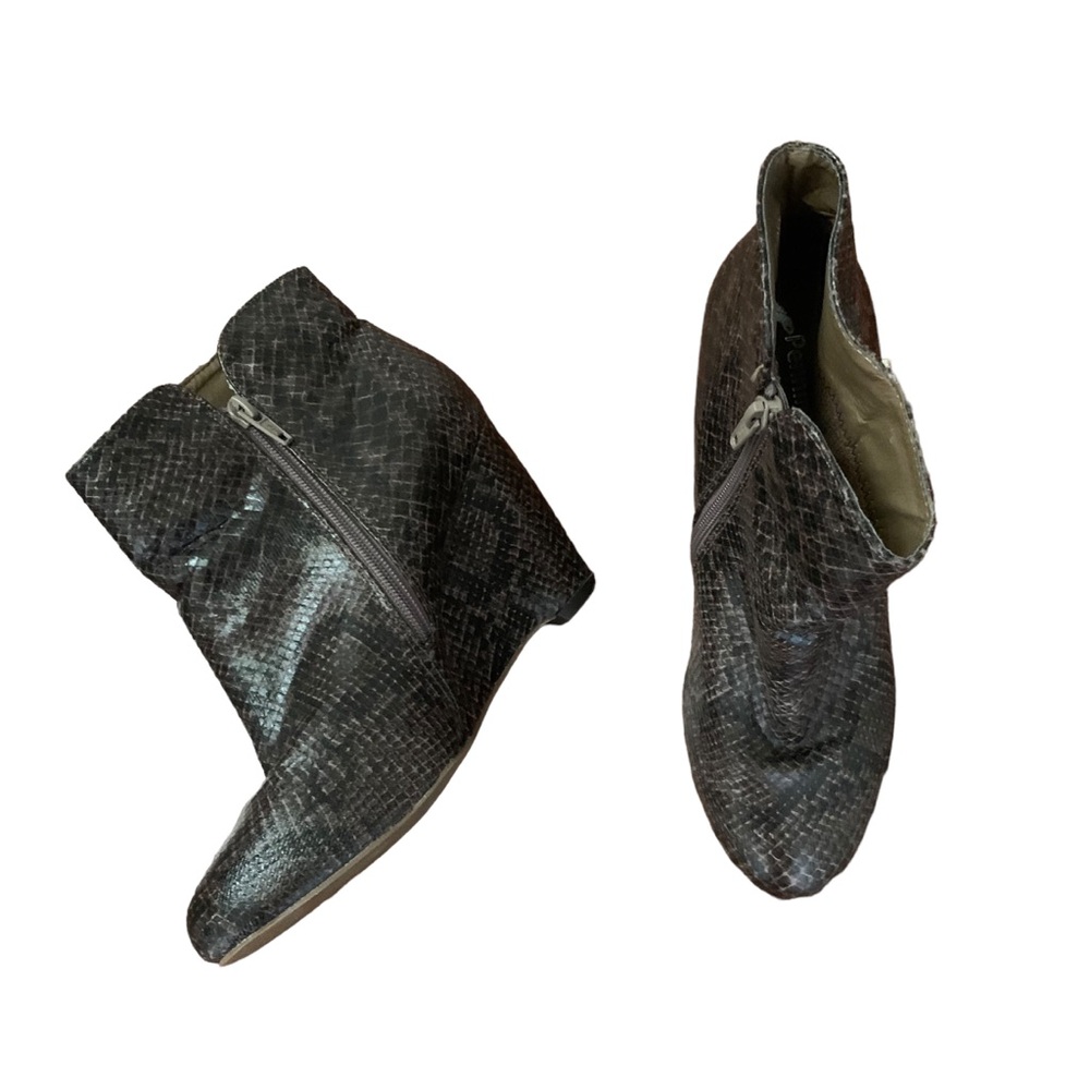 Penningtons Hidden Wedge Heel Ankle Boots Size 8 Brown Snakeskin Penn Shoes